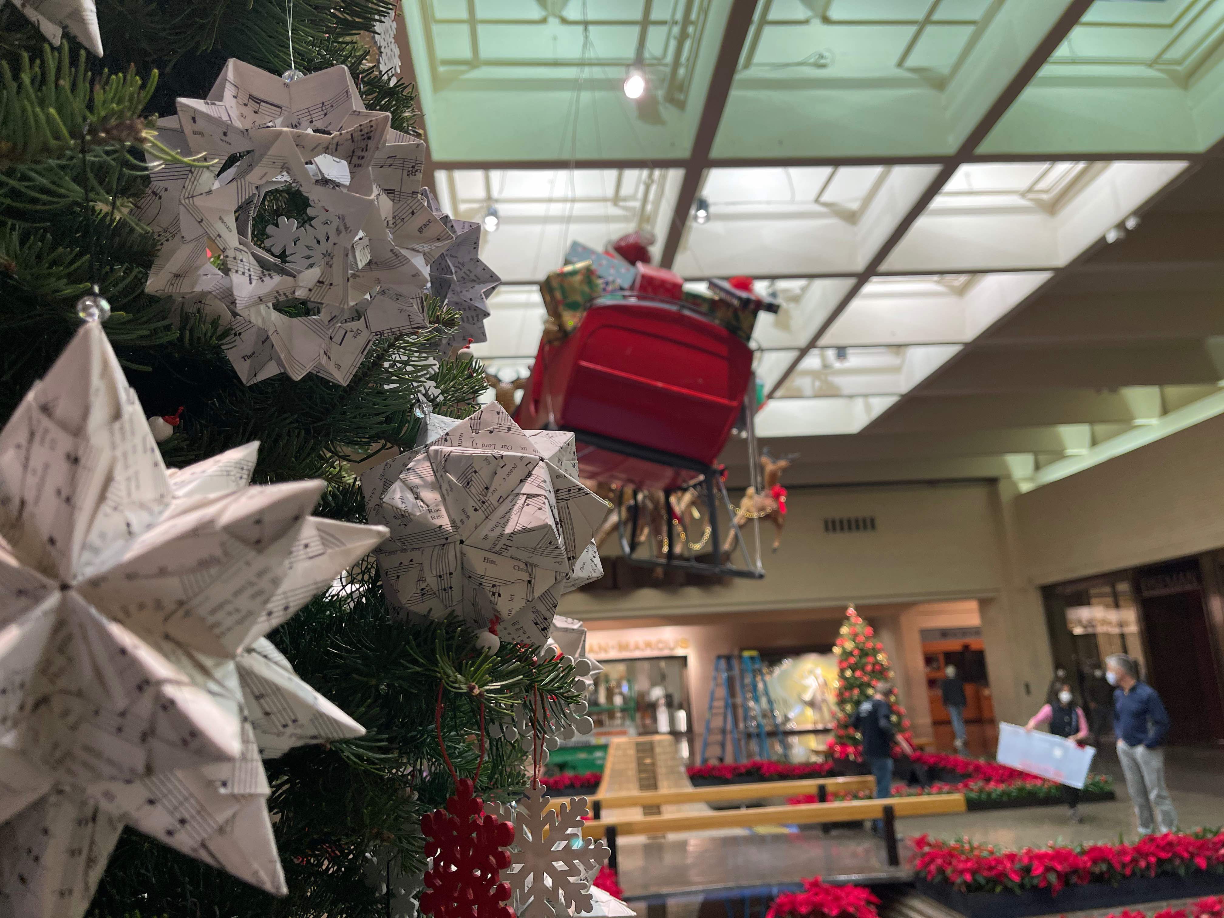 Christmas Tree at Neiman Marcus Court gallery image 2